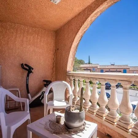 Appart 4 Bedrooms Qiuet Parking *