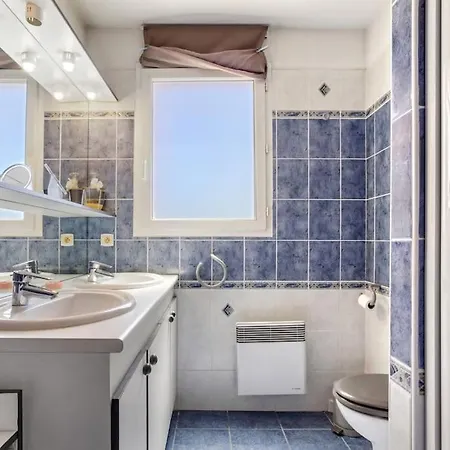 Appart 4 Bedrooms Qiuet Parking *