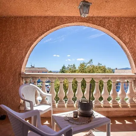 Appart 4 Bedrooms Qiuet Parking * Fréjus