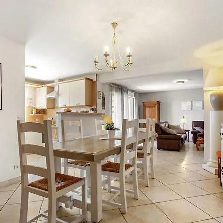 Appart 4 Bedrooms Qiuet Parking *