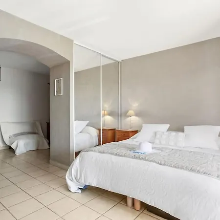 Διαμέρισμα Appart 4 Bedrooms Qiuet Parking Fréjus