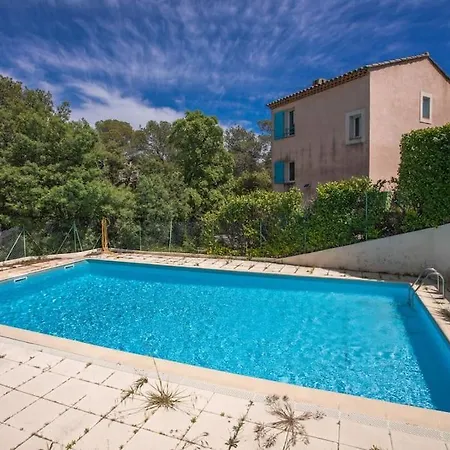 Appart 4 Bedrooms Qiuet Parking Διαμέρισμα *